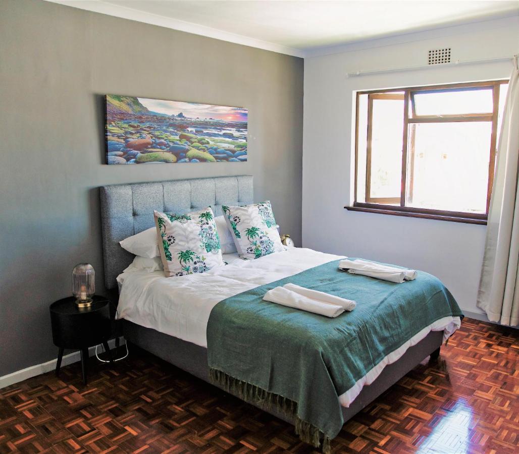 Camborne Holiday Apartments เคปทาวน์ ภายนอก รูปภาพ