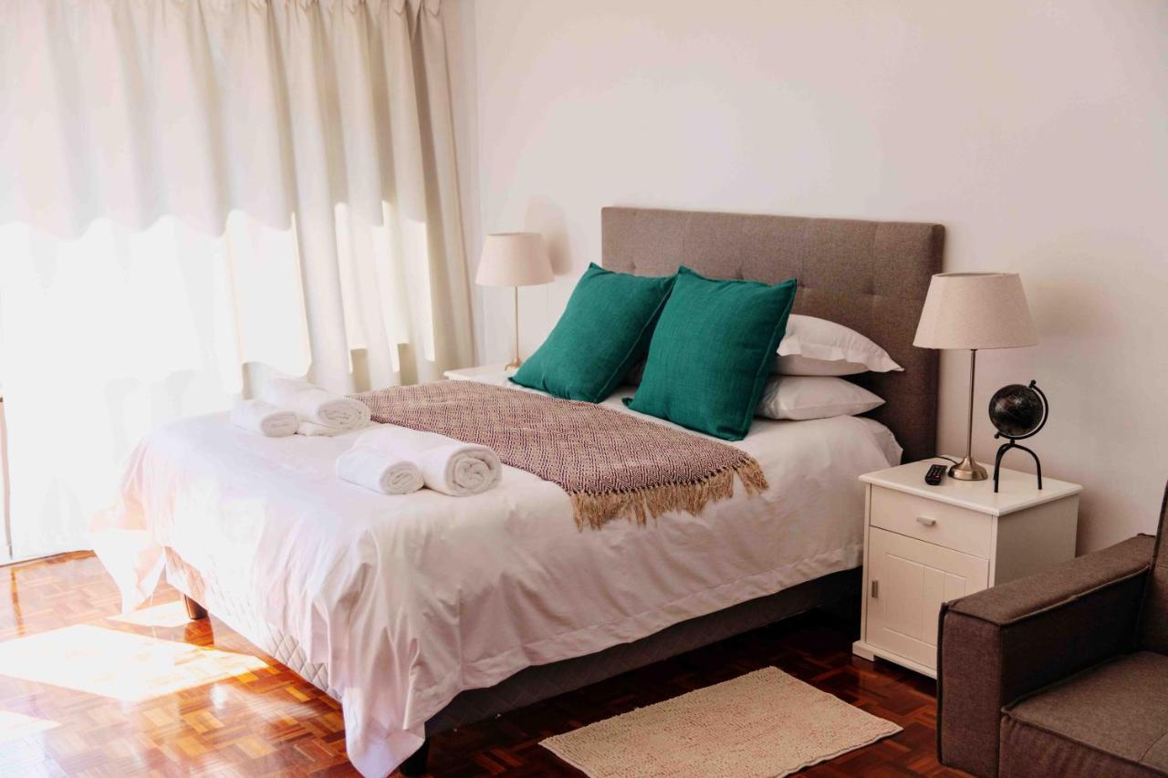Camborne Holiday Apartments เคปทาวน์ ภายนอก รูปภาพ