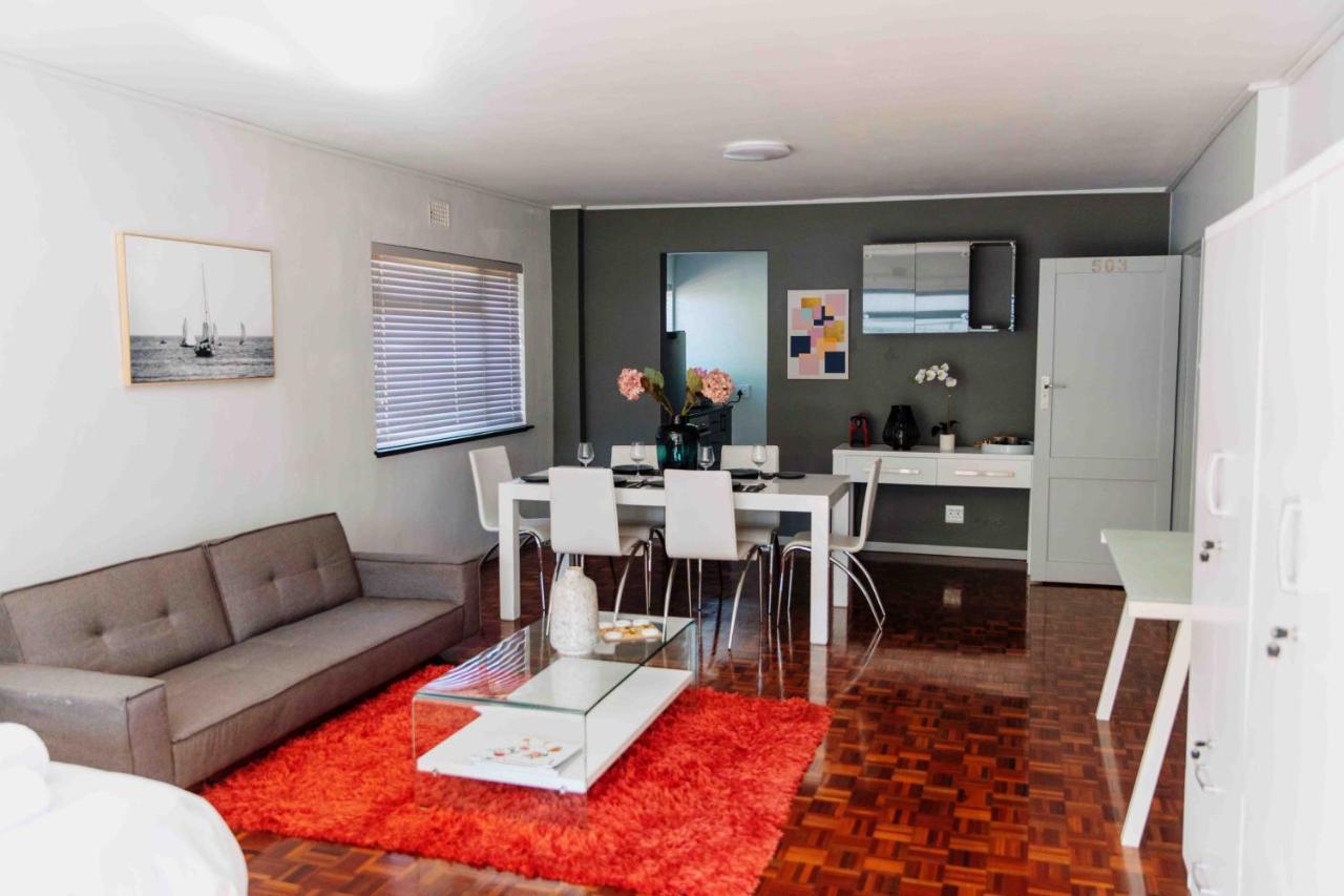 Camborne Holiday Apartments เคปทาวน์ ภายนอก รูปภาพ