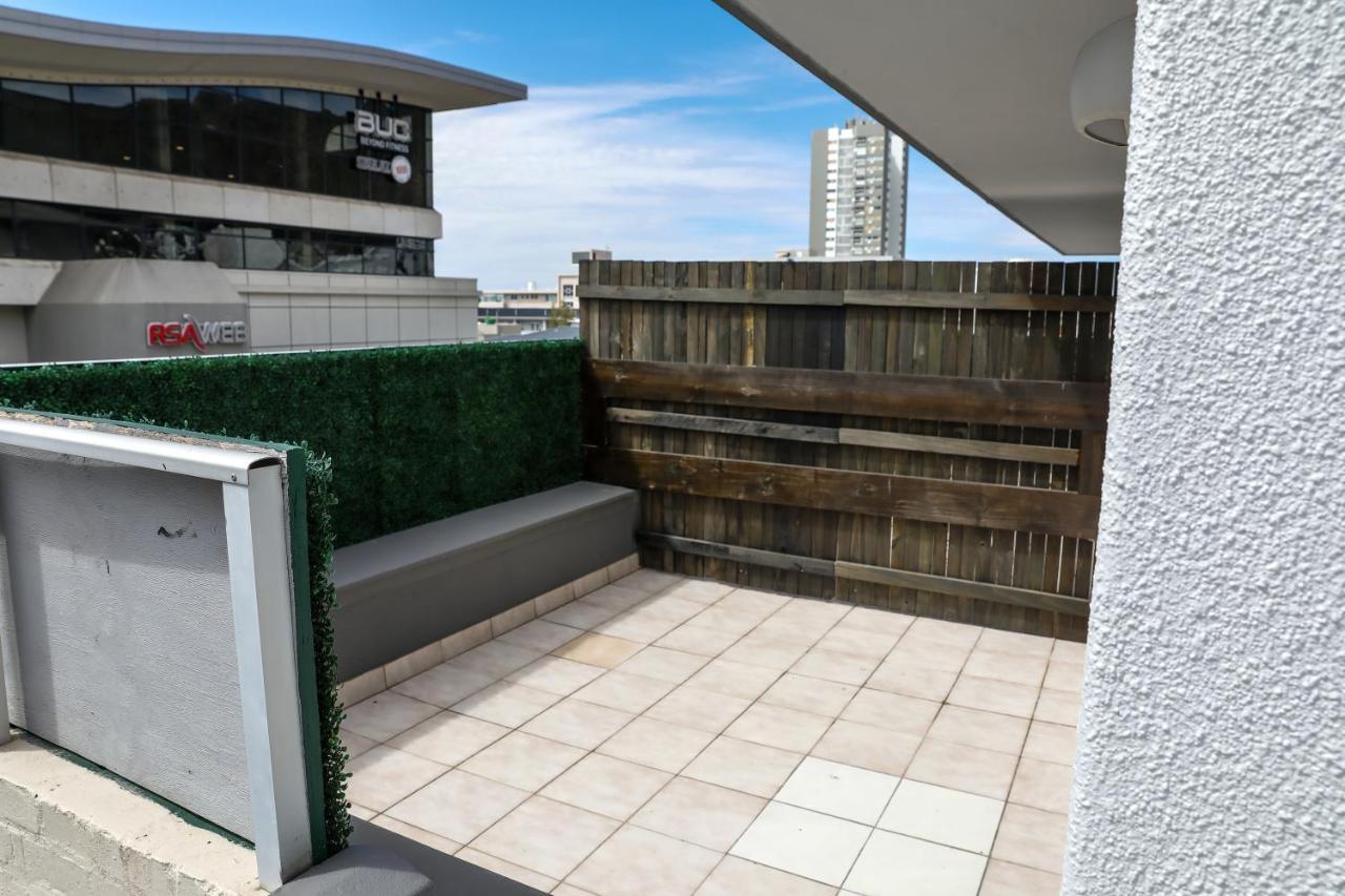 Camborne Holiday Apartments เคปทาวน์ ภายนอก รูปภาพ