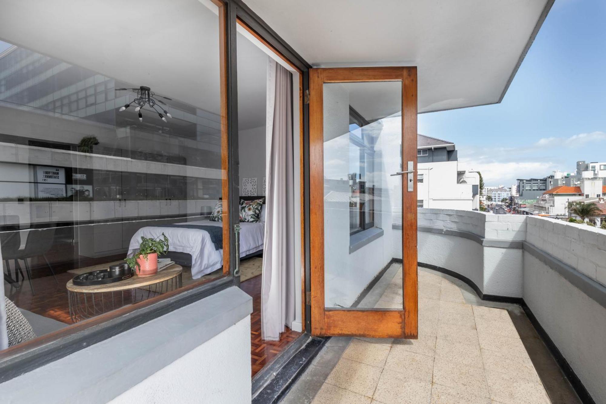 Camborne Holiday Apartments เคปทาวน์ ภายนอก รูปภาพ