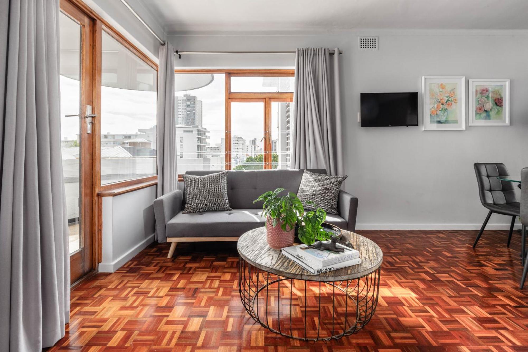 Camborne Holiday Apartments เคปทาวน์ ภายนอก รูปภาพ