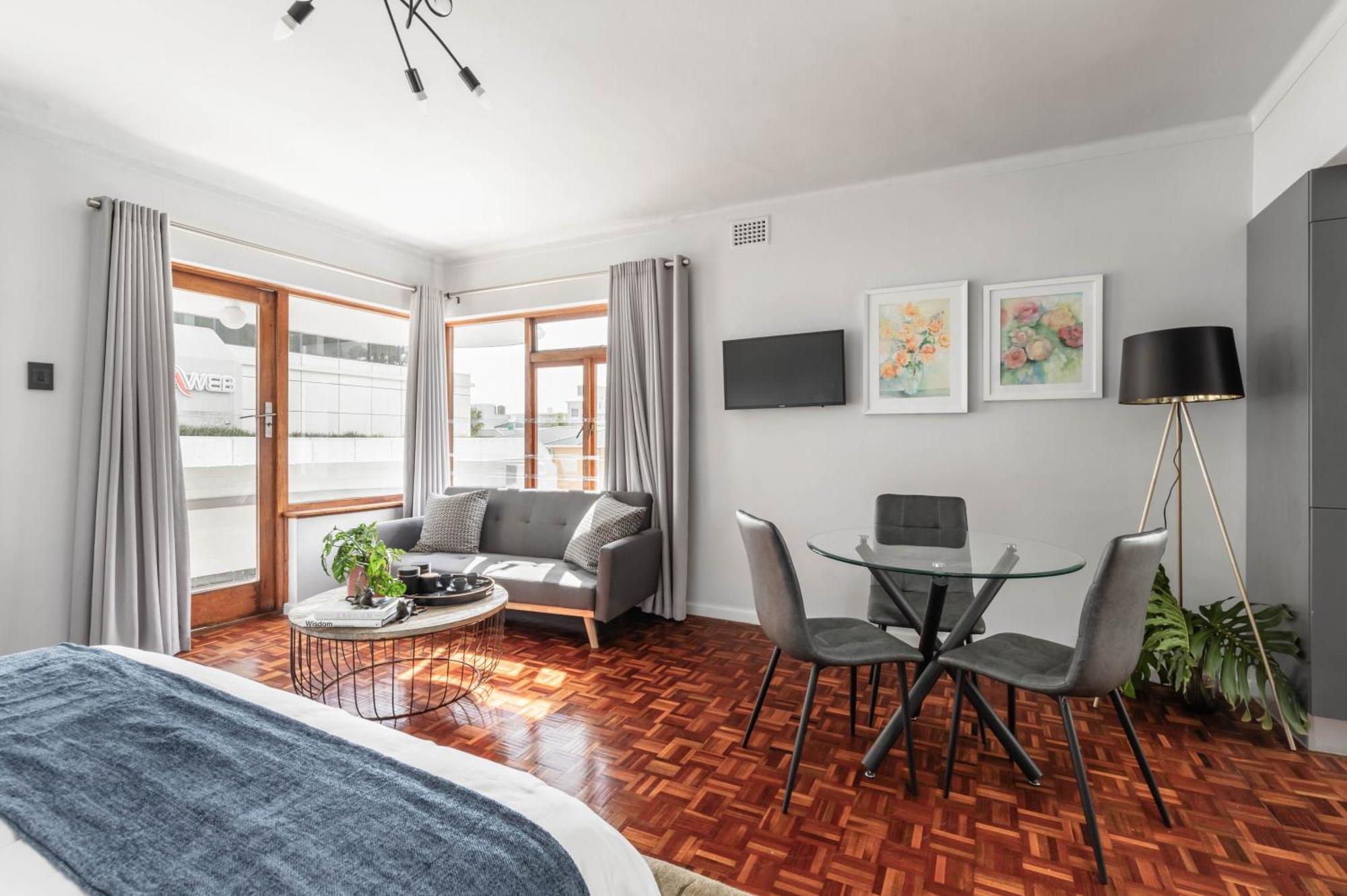 Camborne Holiday Apartments เคปทาวน์ ภายนอก รูปภาพ
