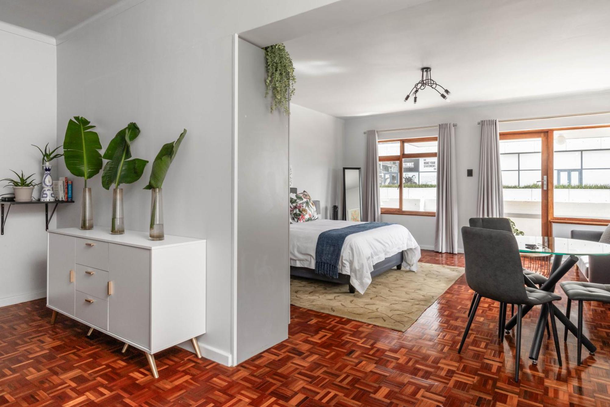 Camborne Holiday Apartments เคปทาวน์ ภายนอก รูปภาพ